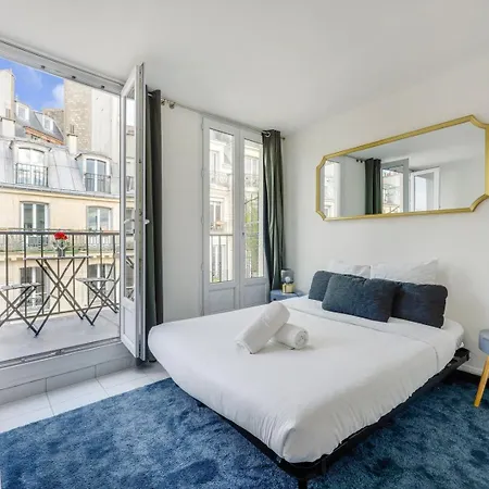 Paris Moulin Rouge Balcony Apartment Exterior photo