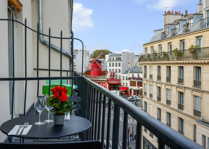Paris Moulin Rouge Balcony